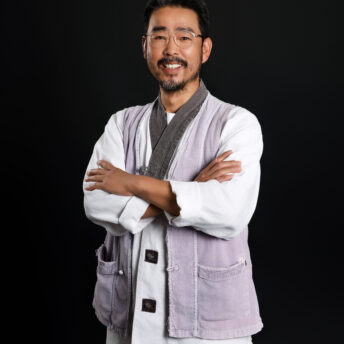 안영